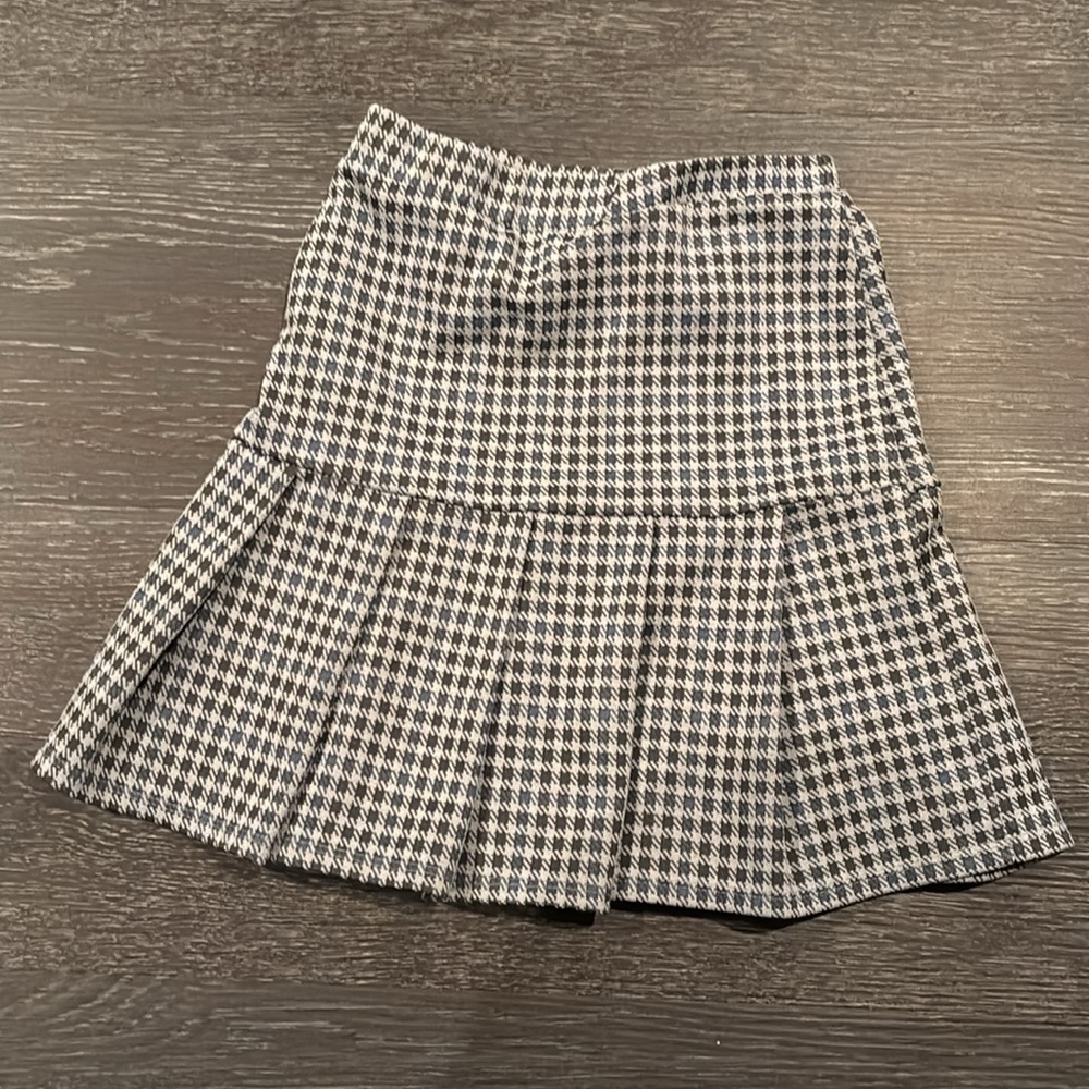 Love Charlotte
Women’s Skirt
Size Medium - Picture 2 of 3